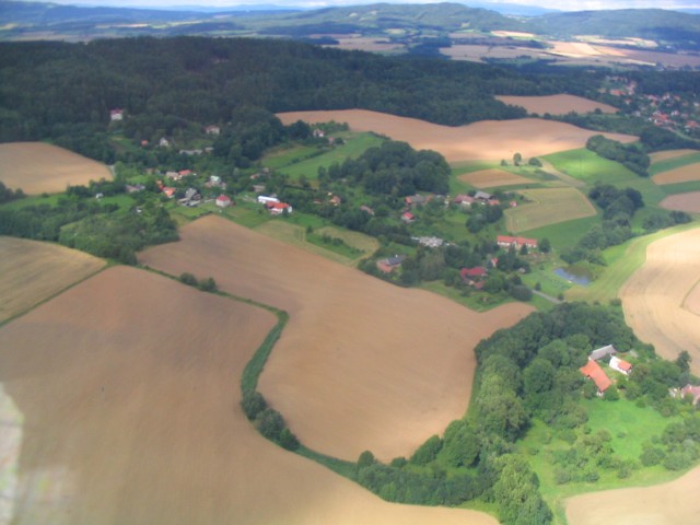 Horní Lochov - letecký pohled na obec