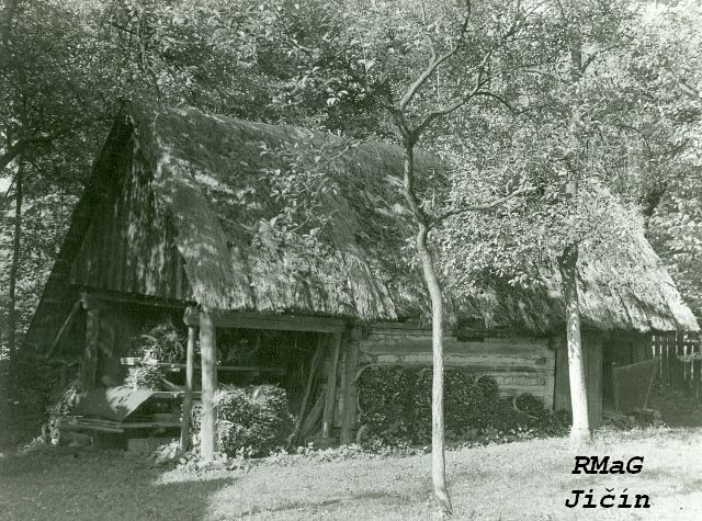 stavení č.4 -  sušárna - r.1941 (sbírka pozitivů a negativů  RM a G v Jičíně, foto J.Trejbal, př. č. 4620 JT) 